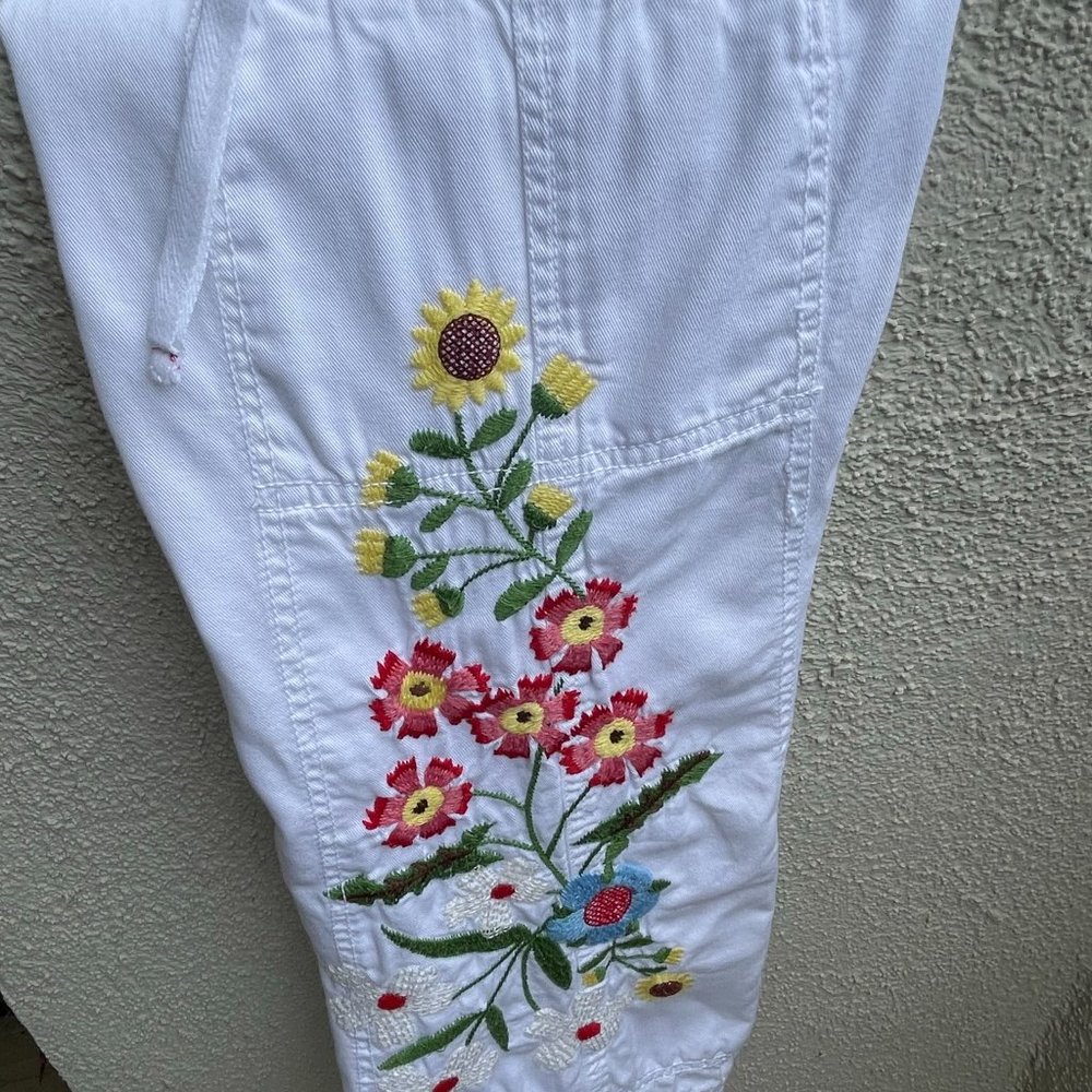 Johnny Was Vintage - White Embroidered Flower Cargo Pants - Size M - Picture 9 of 9